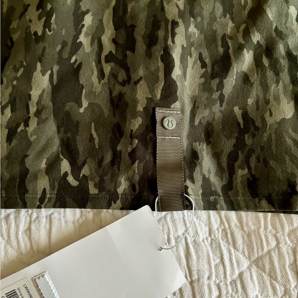 Lululemon Vinyasa Scarf Evergreen Camo Green One Size Wrap Versatile Stretch - Picture 6 of 9